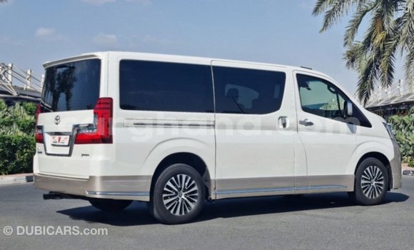 Ra Imported Toyota Granvia funfun Ọkọ̀ in Import - Dubai ni Ashanti Ra Imported Toyota Granvia funfun Ọkọ̀ in Import - Dubai ni Ashanti