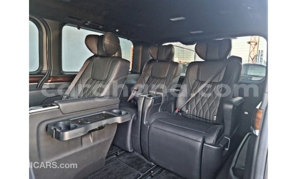 Ra Imported Toyota Granvia funfun Ọkọ̀ in Import - Dubai ni Ashanti Ra Imported Toyota Granvia funfun Ọkọ̀ in Import - Dubai ni Ashanti