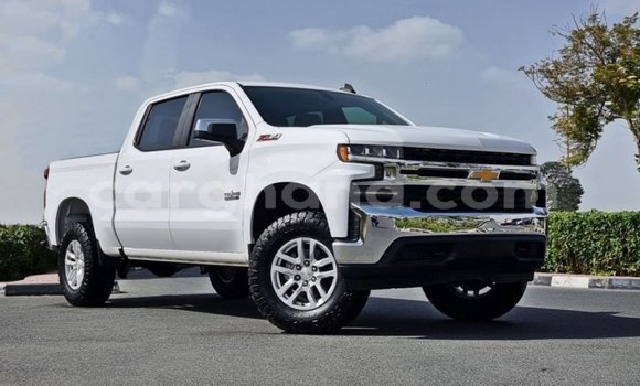 Ra Imported Chevrolet Silverado funfun Ọkọ̀ in Import - Dubai ni Ashanti Ra Imported Chevrolet Silverado funfun Ọkọ̀ in Import - Dubai ni Ashanti