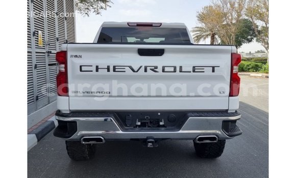 Ra Imported Chevrolet Silverado funfun Ọkọ̀ in Import - Dubai ni Ashanti Ra Imported Chevrolet Silverado funfun Ọkọ̀ in Import - Dubai ni Ashanti