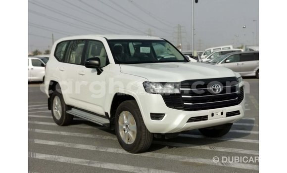 Buy Import Toyota Land Cruiser White Car in Import - Dubai in Ashanti Buy Import Toyota Land Cruiser White Car in Import - Dubai in Ashanti