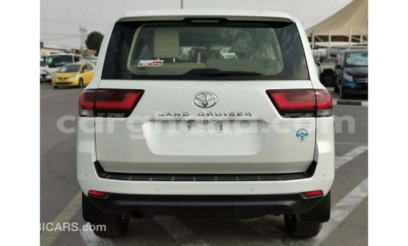 Buy Import Toyota Land Cruiser White Car in Import - Dubai in Ashanti Buy Import Toyota Land Cruiser White Car in Import - Dubai in Ashanti