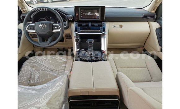 Buy Import Toyota Land Cruiser White Car in Import - Dubai in Ashanti Buy Import Toyota Land Cruiser White Car in Import - Dubai in Ashanti