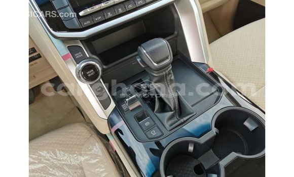 Buy Import Toyota Land Cruiser White Car in Import - Dubai in Ashanti Buy Import Toyota Land Cruiser White Car in Import - Dubai in Ashanti