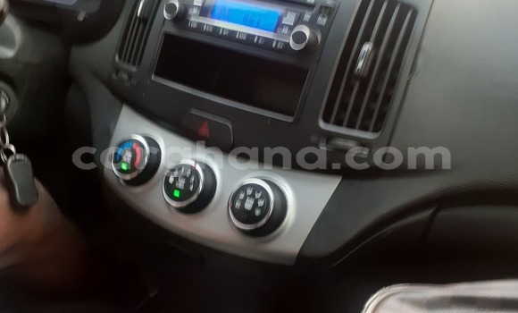 Ra Àlòkù Hyundai Elantra funfun Ọkọ̀ in Accra ni Greater Accra Ra Àlòkù Hyundai Elantra funfun Ọkọ̀ in Accra ni Greater Accra