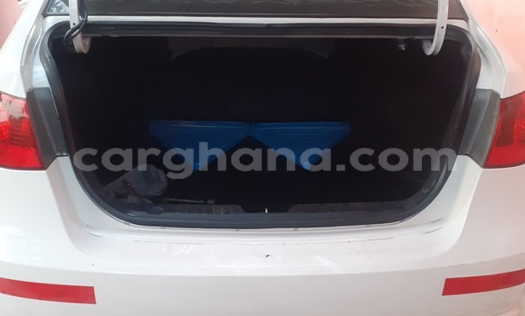 Ra Àlòkù Hyundai Elantra funfun Ọkọ̀ in Accra ni Greater Accra Ra Àlòkù Hyundai Elantra funfun Ọkọ̀ in Accra ni Greater Accra