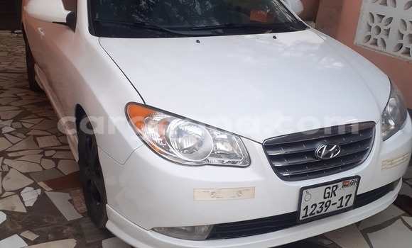 Ra Àlòkù Hyundai Elantra funfun Ọkọ̀ in Accra ni Greater Accra Ra Àlòkù Hyundai Elantra funfun Ọkọ̀ in Accra ni Greater Accra