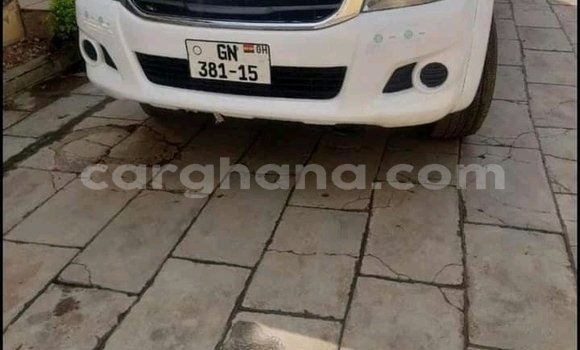 Ra Àlòkù Toyota Hilux funfun Ọkọ̀ in Accra ni Greater Accra Ra Àlòkù Toyota Hilux funfun Ọkọ̀ in Accra ni Greater Accra