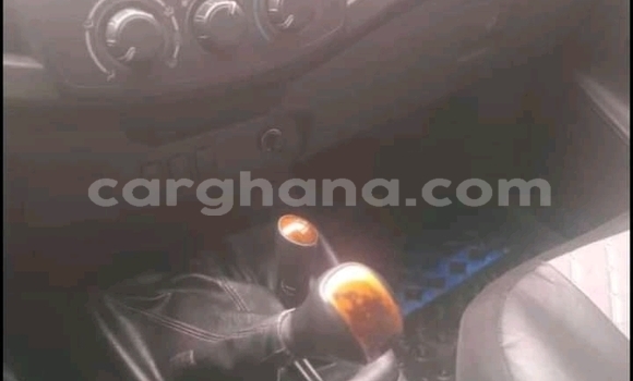 Ra Àlòkù Toyota Hilux funfun Ọkọ̀ in Accra ni Greater Accra Ra Àlòkù Toyota Hilux funfun Ọkọ̀ in Accra ni Greater Accra