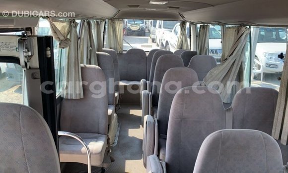 Sayi Imported Toyota Coaster White Mota in Import - Dubai a Ashanti Sayi Imported Toyota Coaster White Mota in Import - Dubai a Ashanti