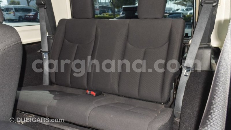 Big with watermark jeep wrangler ashanti import dubai 40237