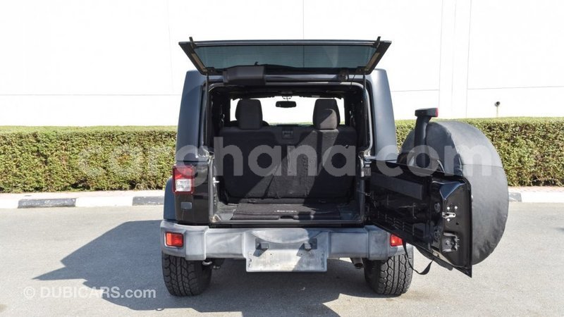 Big with watermark jeep wrangler ashanti import dubai 40237