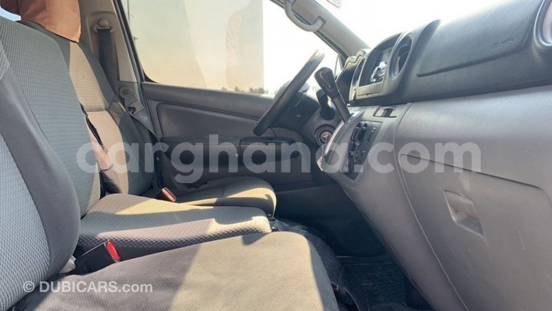 Big with watermark nissan urvan ashanti import dubai 40248