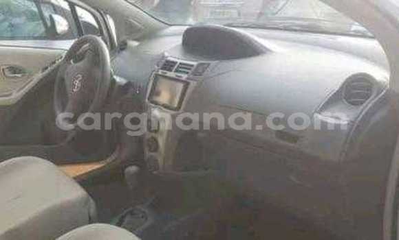 Ra Àlòkù Toyota Vitz funfun Ọkọ̀ in Tema ni Greater Accra Ra Àlòkù Toyota Vitz funfun Ọkọ̀ in Tema ni Greater Accra