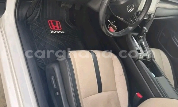 Ra Àlòkù Honda Civic funfun Ọkọ̀ in Accra ni Greater Accra Ra Àlòkù Honda Civic funfun Ọkọ̀ in Accra ni Greater Accra