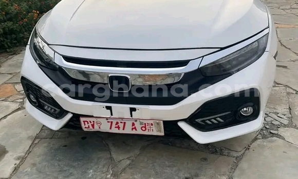 Ra Àlòkù Honda Civic funfun Ọkọ̀ in Accra ni Greater Accra Ra Àlòkù Honda Civic funfun Ọkọ̀ in Accra ni Greater Accra