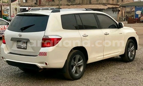 Sayi Na hannu Toyota Highlander White Mota in Accra a Greater Accra Sayi Na hannu Toyota Highlander White Mota in Accra a Greater Accra