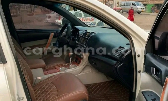 Sayi Na hannu Toyota Highlander White Mota in Accra a Greater Accra Sayi Na hannu Toyota Highlander White Mota in Accra a Greater Accra