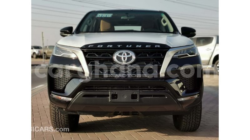 Big with watermark toyota fortuner ashanti import dubai 40298