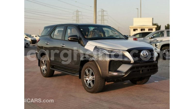 Big with watermark toyota fortuner ashanti import dubai 40301