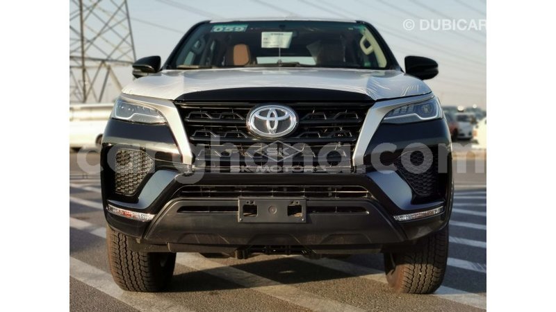 Big with watermark toyota fortuner ashanti import dubai 40302