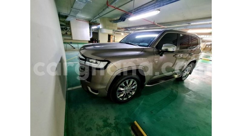 Big with watermark toyota land cruiser ashanti import dubai 40306