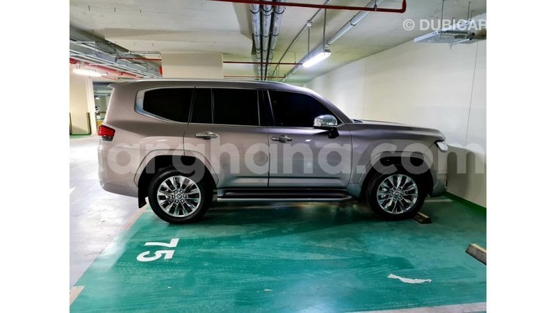 Big with watermark toyota land cruiser ashanti import dubai 40306