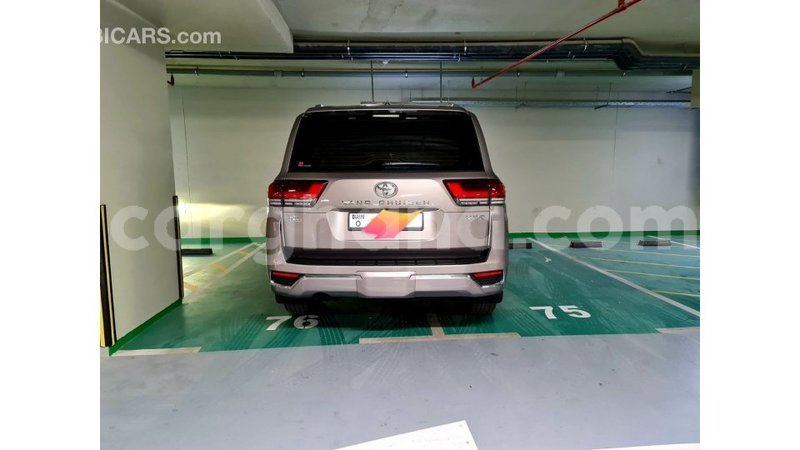 Big with watermark toyota land cruiser ashanti import dubai 40306