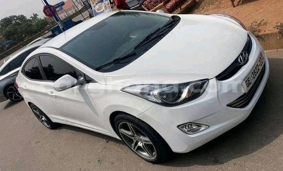 Ra Àlòkù Hyundai Elantra funfun Ọkọ̀ in Accra ni Greater Accra Ra Àlòkù Hyundai Elantra funfun Ọkọ̀ in Accra ni Greater Accra