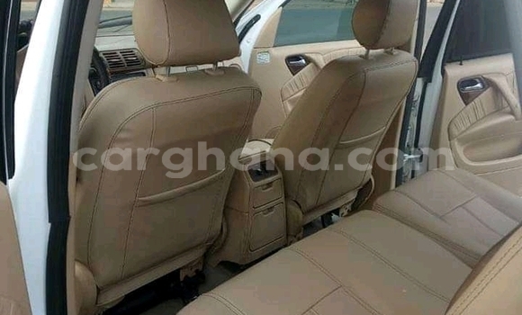 Ra Àlòkù Mercedes‒Benz ML–Class funfun Ọkọ̀ in Accra ni Greater Accra Ra Àlòkù Mercedes‒Benz ML–Class funfun Ọkọ̀ in Accra ni Greater Accra