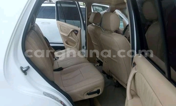 Ra Àlòkù Mercedes‒Benz ML–Class funfun Ọkọ̀ in Accra ni Greater Accra Ra Àlòkù Mercedes‒Benz ML–Class funfun Ọkọ̀ in Accra ni Greater Accra