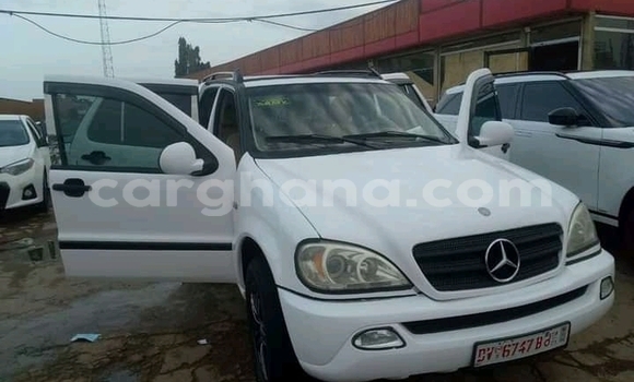 Ra Àlòkù Mercedes‒Benz ML–Class funfun Ọkọ̀ in Accra ni Greater Accra Ra Àlòkù Mercedes‒Benz ML–Class funfun Ọkọ̀ in Accra ni Greater Accra