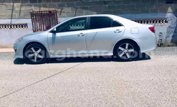 Sayi Na hannu Toyota Corolla Azurfa Mota in Accra a Greater Accra