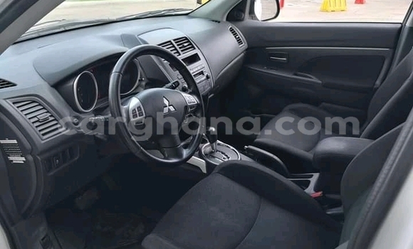 Ra Àlòkù Mitsubishi RVR funfun Ọkọ̀ in Accra ni Greater Accra Ra Àlòkù Mitsubishi RVR funfun Ọkọ̀ in Accra ni Greater Accra