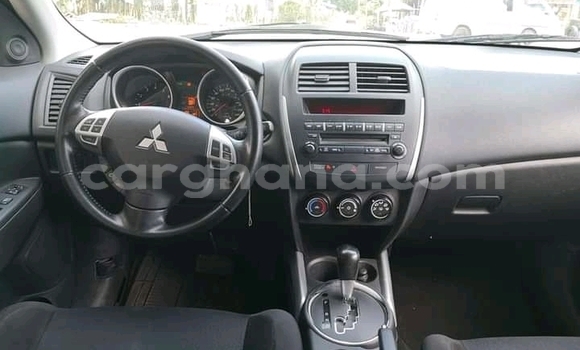 Ra Àlòkù Mitsubishi RVR funfun Ọkọ̀ in Accra ni Greater Accra Ra Àlòkù Mitsubishi RVR funfun Ọkọ̀ in Accra ni Greater Accra