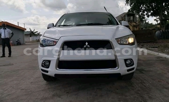 Ra Àlòkù Mitsubishi RVR funfun Ọkọ̀ in Accra ni Greater Accra Ra Àlòkù Mitsubishi RVR funfun Ọkọ̀ in Accra ni Greater Accra