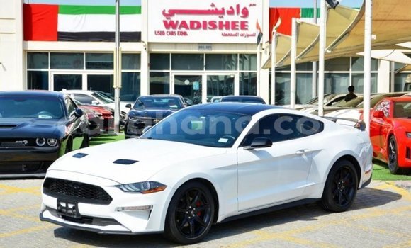 Ra Imported Ford Mustang funfun Ọkọ̀ in Import - Dubai ni Ashanti Ra Imported Ford Mustang funfun Ọkọ̀ in Import - Dubai ni Ashanti