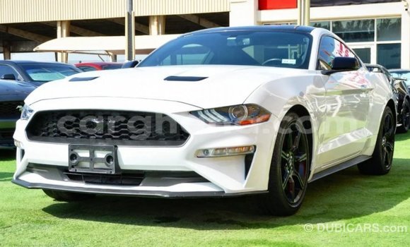 Ra Imported Ford Mustang funfun Ọkọ̀ in Import - Dubai ni Ashanti Ra Imported Ford Mustang funfun Ọkọ̀ in Import - Dubai ni Ashanti