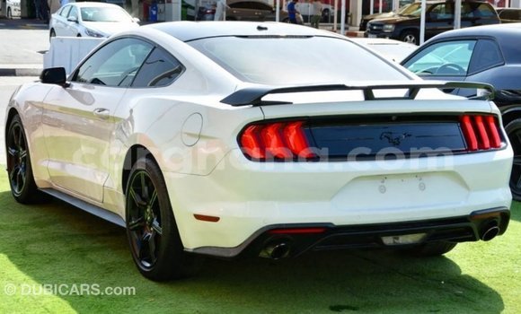 Ra Imported Ford Mustang funfun Ọkọ̀ in Import - Dubai ni Ashanti Ra Imported Ford Mustang funfun Ọkọ̀ in Import - Dubai ni Ashanti
