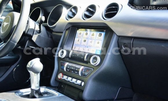 Ra Imported Ford Mustang funfun Ọkọ̀ in Import - Dubai ni Ashanti Ra Imported Ford Mustang funfun Ọkọ̀ in Import - Dubai ni Ashanti