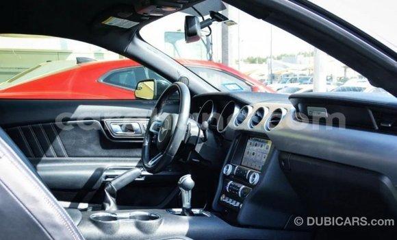 Ra Imported Ford Mustang funfun Ọkọ̀ in Import - Dubai ni Ashanti Ra Imported Ford Mustang funfun Ọkọ̀ in Import - Dubai ni Ashanti