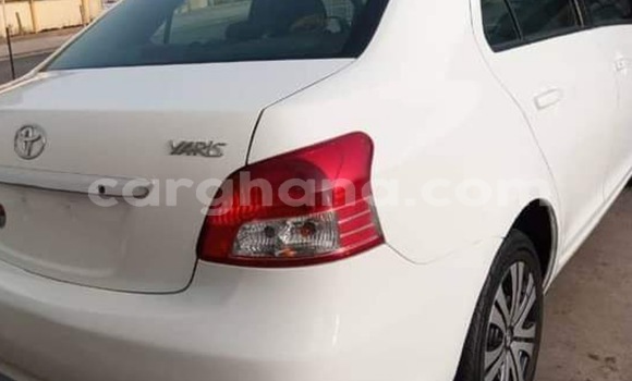 Ra Àlòkù Toyota Yaris funfun Ọkọ̀ in Kpandu ni Volta Ra Àlòkù Toyota Yaris funfun Ọkọ̀ in Kpandu ni Volta
