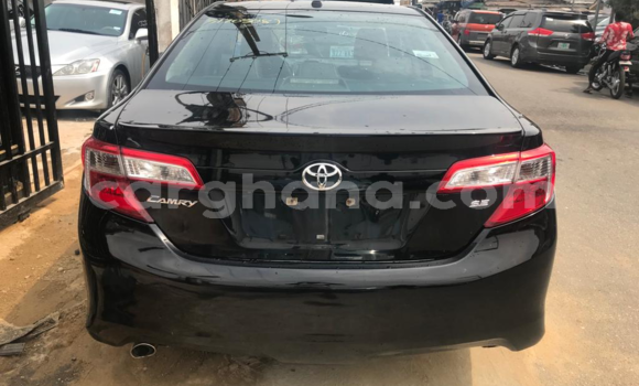 Ra Àlòkù Toyota Camry Black Ọkọ̀ in Tema ni Greater Accra