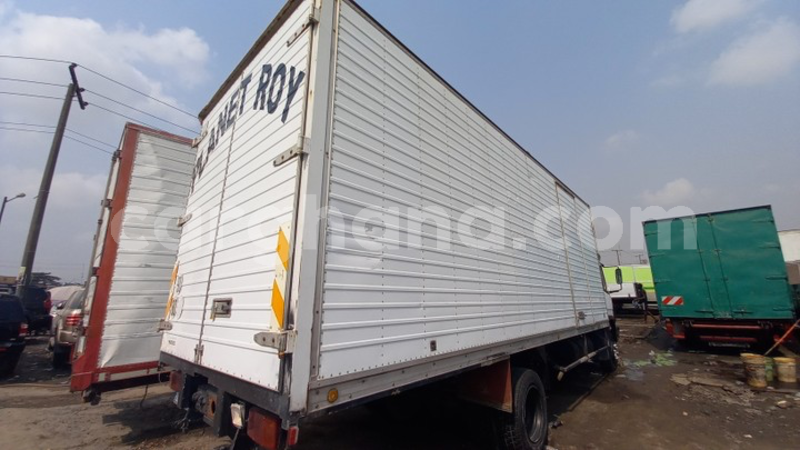 Big with watermark mercedes benz truck greater accra tema 40387