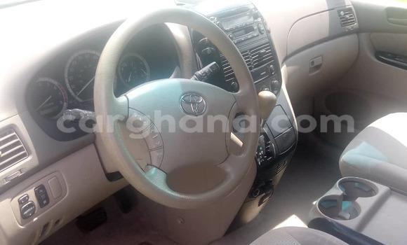Buy Import Toyota Sienna White Car in Tema in Greater Accra Buy Import Toyota Sienna White Car in Tema in Greater Accra