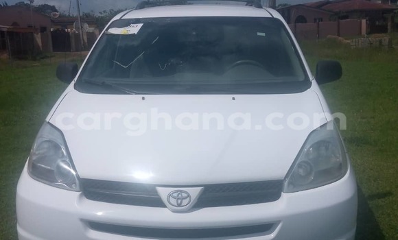Buy Import Toyota Sienna White Car in Tema in Greater Accra Buy Import Toyota Sienna White Car in Tema in Greater Accra
