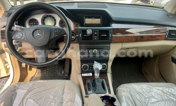 Sayi Imported Mercedes-Benz C250 coupe White Mota in Tema a Greater Accra Sayi Imported Mercedes-Benz C250 coupe White Mota in Tema a Greater Accra