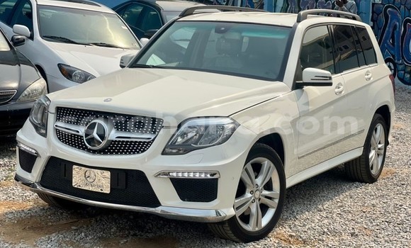 Sayi Imported Mercedes-Benz C250 coupe White Mota in Tema a Greater Accra Sayi Imported Mercedes-Benz C250 coupe White Mota in Tema a Greater Accra