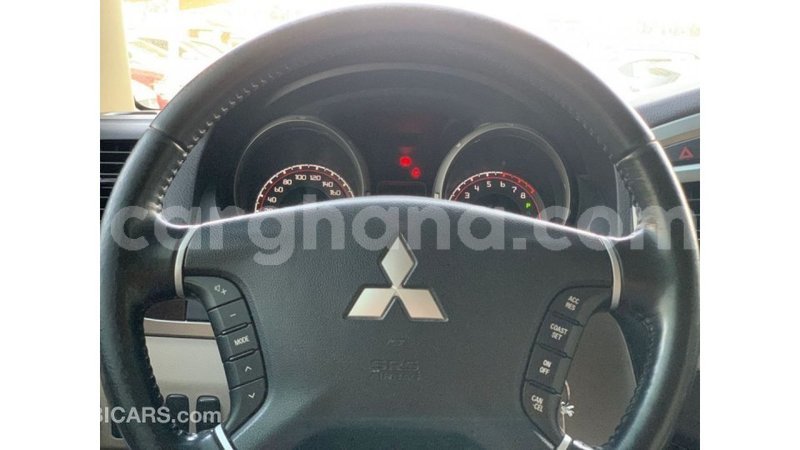 Big with watermark mitsubishi pajero ashanti import dubai 40404