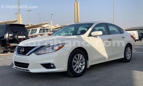Ra Imported Nissan Altima funfun Ọkọ̀ in Import - Dubai ni Ashanti Ra Imported Nissan Altima funfun Ọkọ̀ in Import - Dubai ni Ashanti